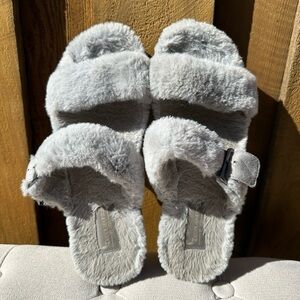 Kookaburra by Ugg Slippers